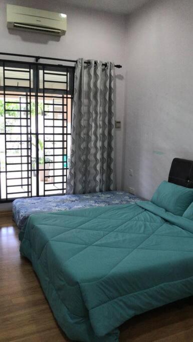 Terrace House Near Stulang Laut Ciq Midvalley Ksl For 7Pax Johor Bahru Exteriör bild