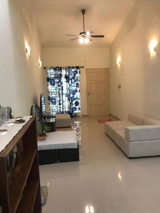 Terrace House Near Stulang Laut Ciq Midvalley Ksl For 7Pax Johor Bahru Exteriör bild