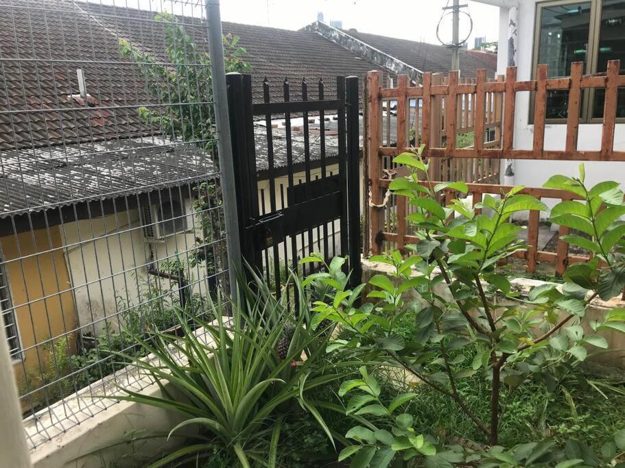 Terrace House Near Stulang Laut Ciq Midvalley Ksl For 7Pax Johor Bahru Exteriör bild