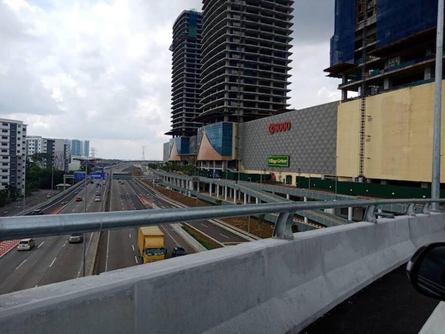 Terrace House Near Stulang Laut Ciq Midvalley Ksl For 7Pax Johor Bahru Exteriör bild