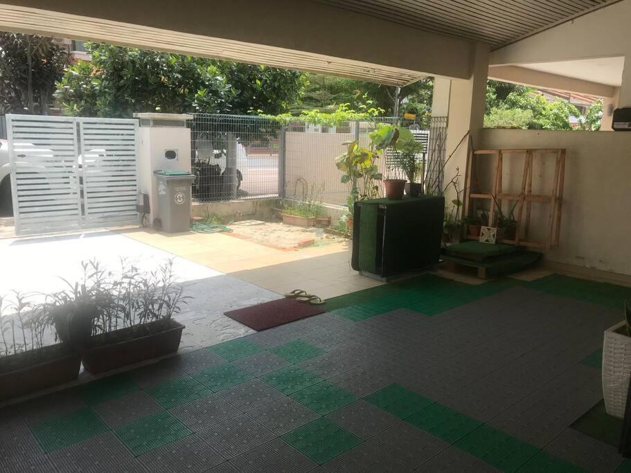 Terrace House Near Stulang Laut Ciq Midvalley Ksl For 7Pax Johor Bahru Exteriör bild