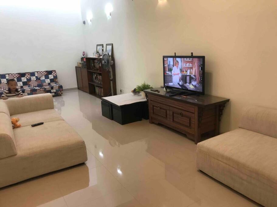 Terrace House Near Stulang Laut Ciq Midvalley Ksl For 7Pax Johor Bahru Exteriör bild