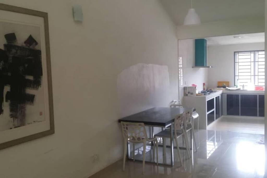 Terrace House Near Stulang Laut Ciq Midvalley Ksl For 7Pax Johor Bahru Exteriör bild