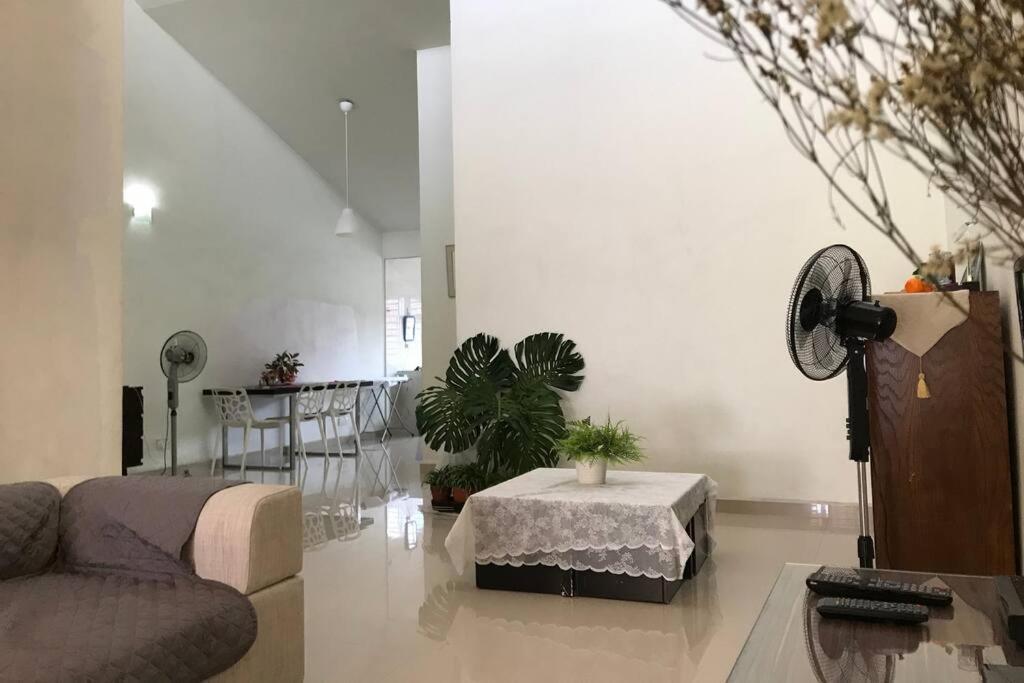 Terrace House Near Stulang Laut Ciq Midvalley Ksl For 7Pax Johor Bahru Exteriör bild