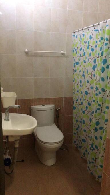 Terrace House Near Stulang Laut Ciq Midvalley Ksl For 7Pax Johor Bahru Exteriör bild